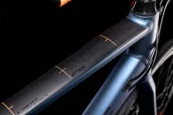 Cube Attain Road Bike (2022) -Mountainbike Verkäufe Cube Attain Road cycling Bike 2022 blue orange aluminium 03