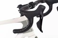 Orro Terra C 105 Di2 RR900 Gravel Bike (2023) 8 Orro Terra C 105 Di2 RR900 Gravel Bike (2023) -Mountainbike Verkäufe Orro Terra C 105 Di2 RR900 Gravel Bike 2023 Adventure Bikes SD Chalk 2023 ORRTC2717RR9SDC46 0