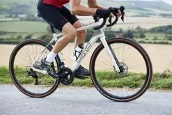 Orro Terra C HYD 7020 RR9 Gravel Bike (2023) -Mountainbike Verkäufe Orro Terra C 105 Hydro RR9 Gravel Bike 2021 Adventure Bikes Chalk 2021 ORRTC2702RR9SDC48 1