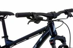 Vitus Nucleus 24 Youth Hardtail Mountainbike Kinder -Mountainbike Verkäufe Vitus Nucleus 24 Youth Hardtail Bike Blue 06