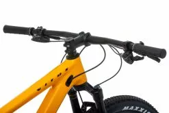 Vitus Rapide 29 CRS Mountain Bike (2022) -Mountainbike Verkäufe Vitus Rapide 29 CRS Mountain Bike 2022 Mango 05